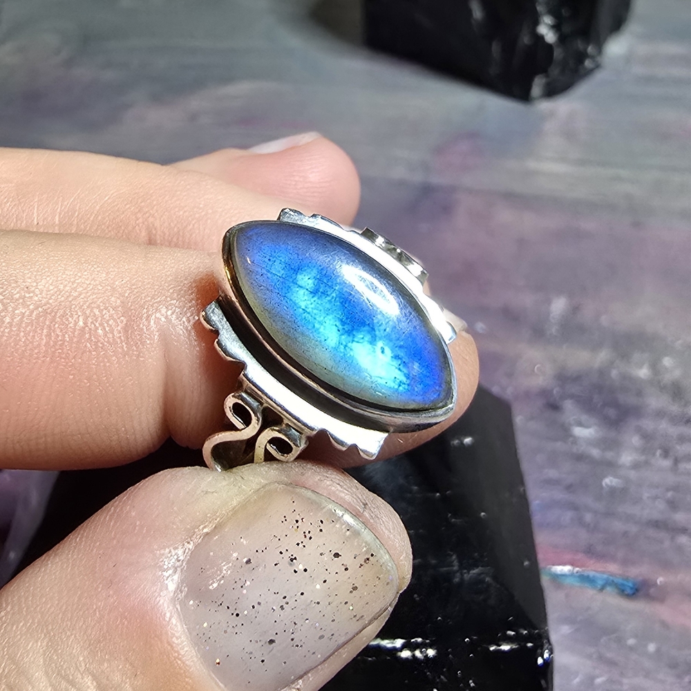 Gorgeous Labradorite Silver Women's Ring 8 1/2
